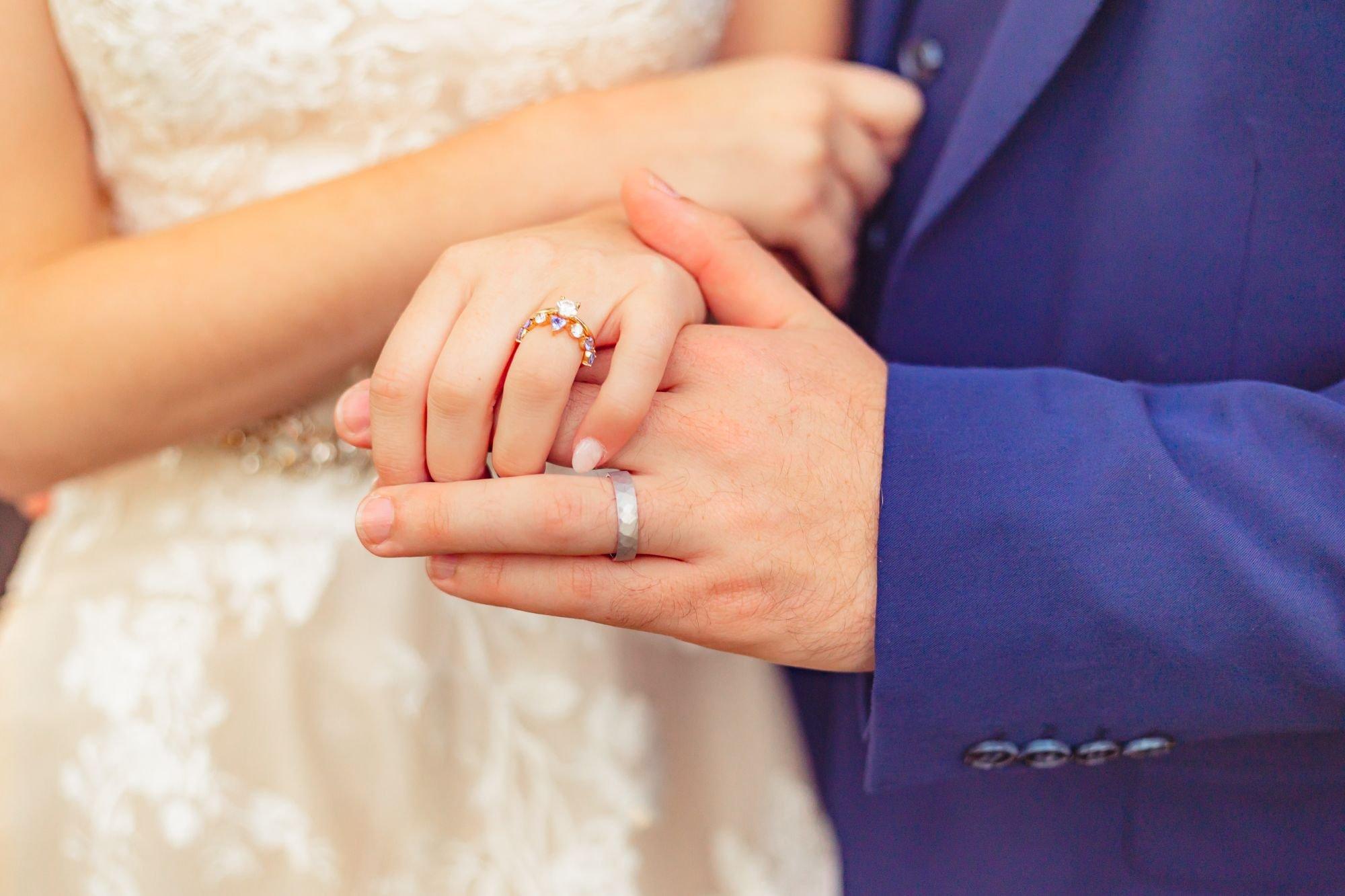 carousel-hero-element image-0